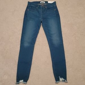 LOFT Chewed Hem Slim Pocket Skinny Crop Jeans